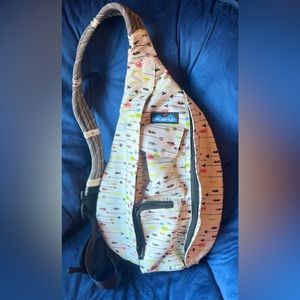 Kavu one shoulder bag 4 pockets great for vacation or hiking